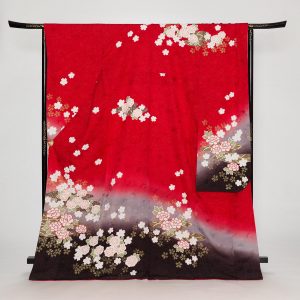 成人式の振袖　深緋色ｘ黒紅~/桜ｘ椿~