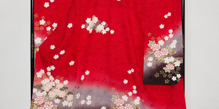 成人式の振袖　深緋色ｘ黒紅~/桜ｘ椿~