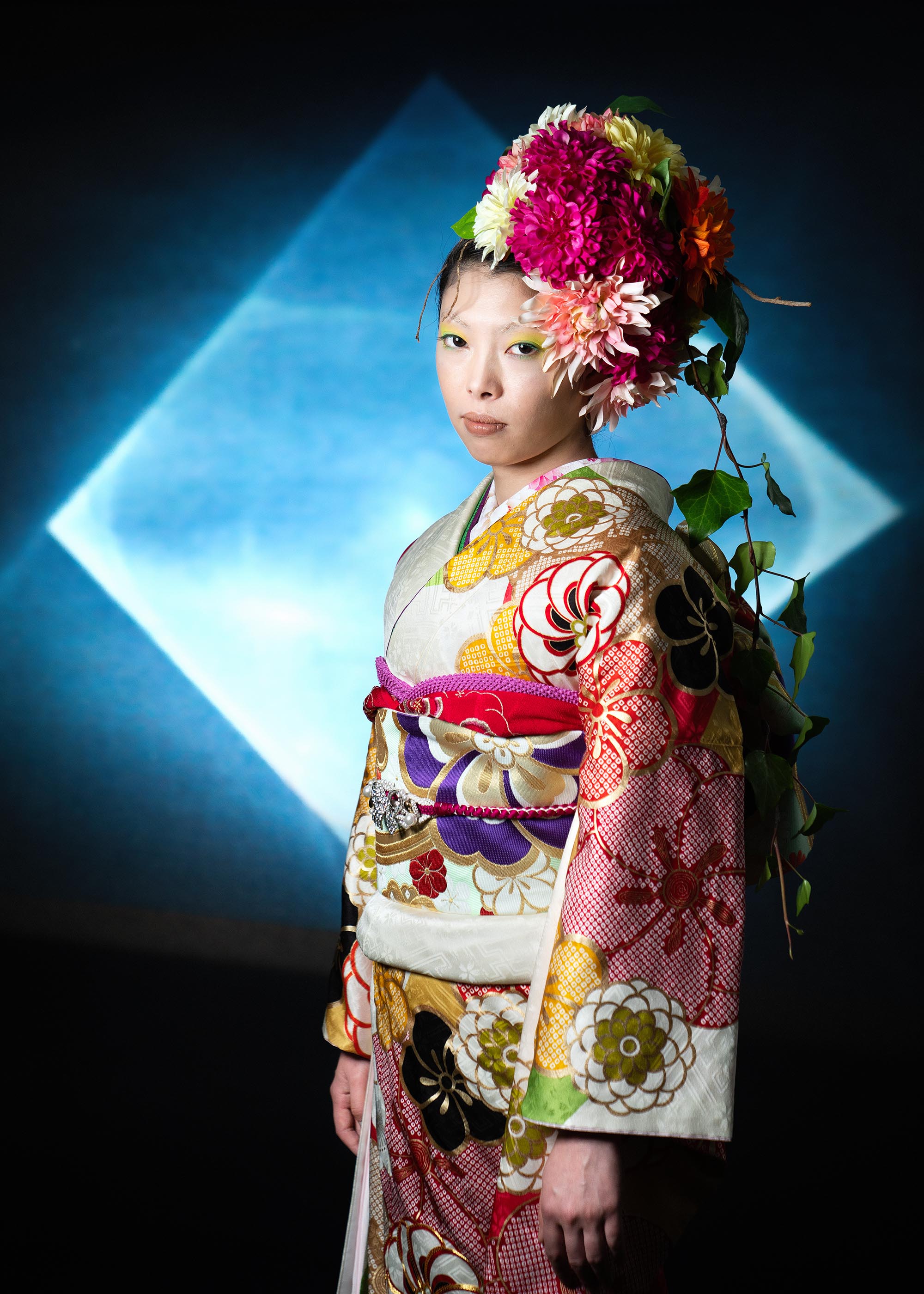 山口県ジャムウの大きな髪飾りを付けた成人写真グリーンバック